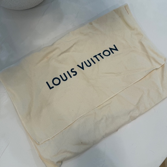 LOUIS VUITTON Monogram Daily Pouch/Clutch - Picture 5 of 8